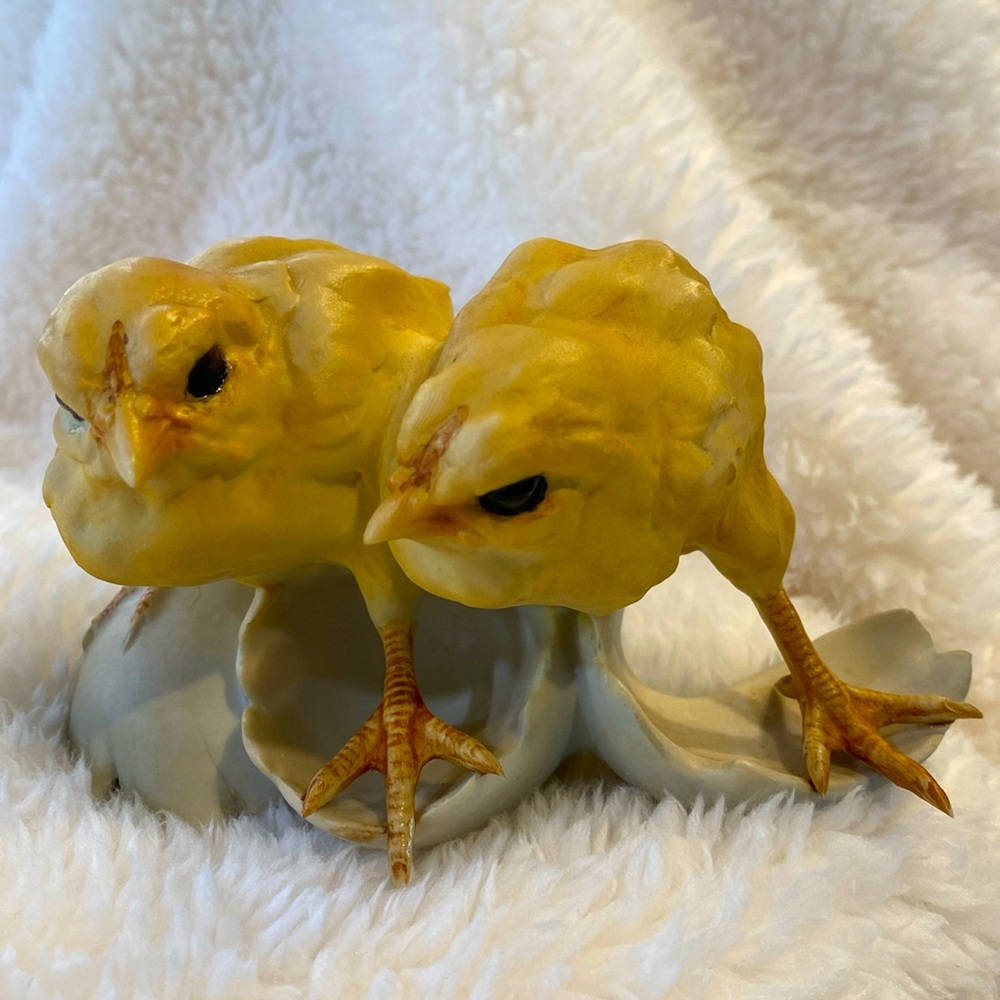 Rare Vintage mid 20th century Giuseppe Tagliariol (Bepi Tay)Tay Italy “2 Chicks”